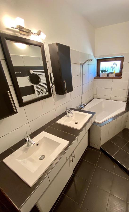 Arviz Apartman Seghedin Exterior foto