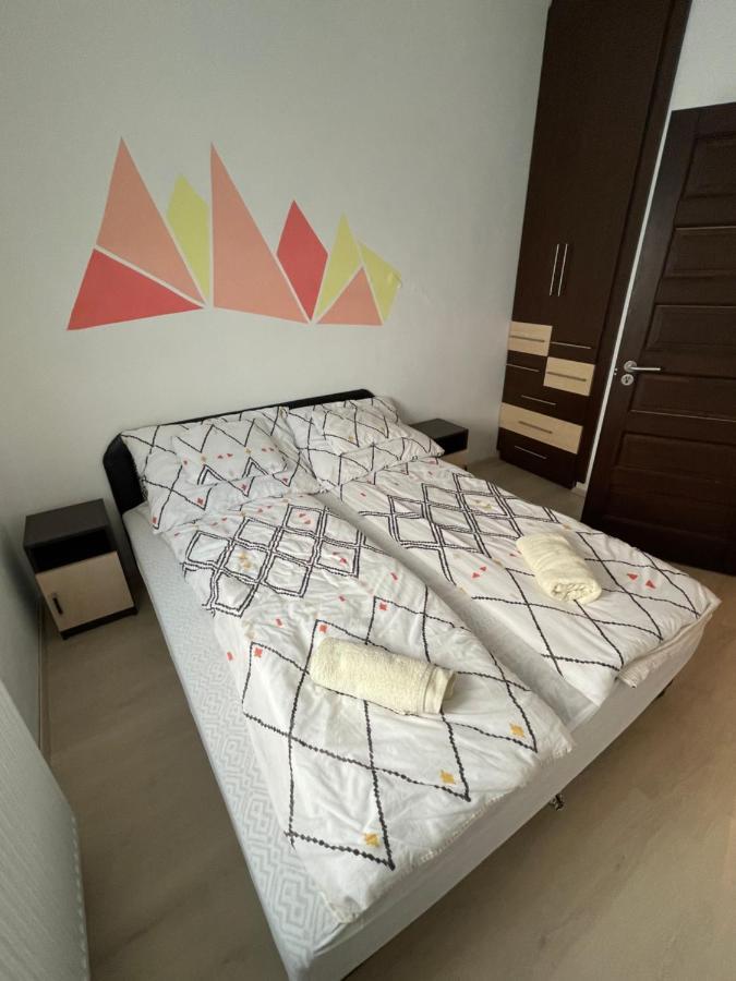 Arviz Apartman Seghedin Exterior foto