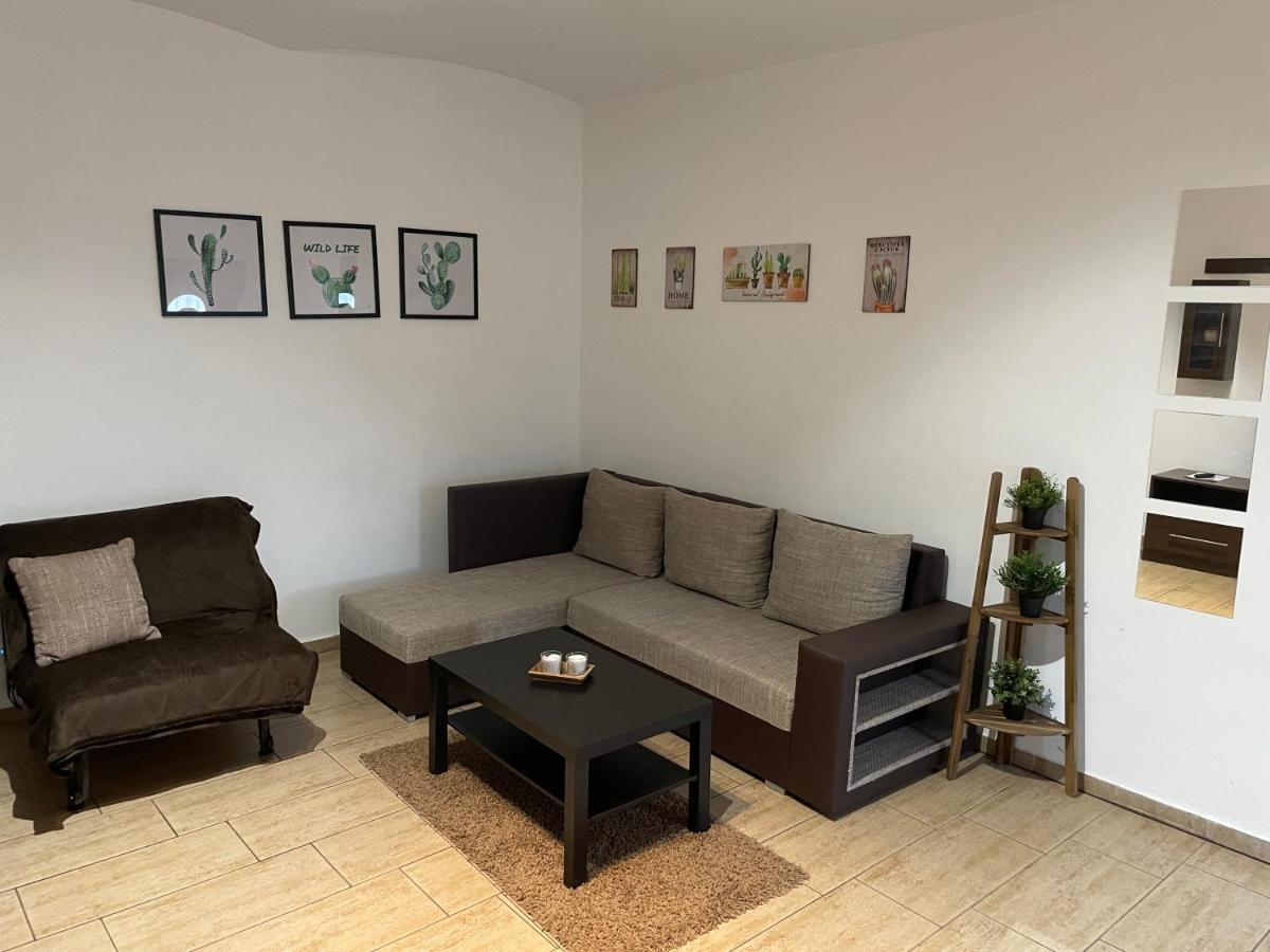Arviz Apartman Seghedin Exterior foto