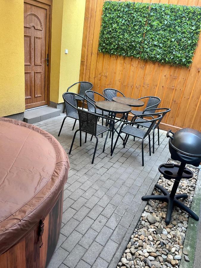 Arviz Apartman Seghedin Exterior foto