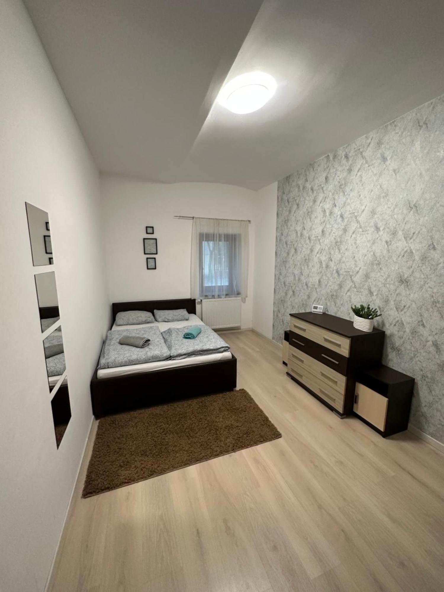 Arviz Apartman Seghedin Exterior foto